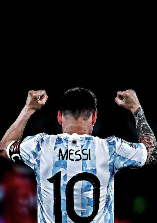 米体：将有一万名左右的那不勒斯球迷远征罗马，警方压力很大（米体：近万名那不勒斯球迷将赴罗马，警方面临重压）