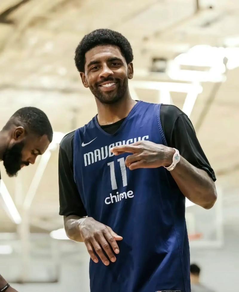 海港亚冠终零封！破2394天魔咒，陈威11次神扑，对手两中门柱（海港亚冠迎来零封之夜！2394天噩梦终结，陈威11扑封神，对手两次中框）