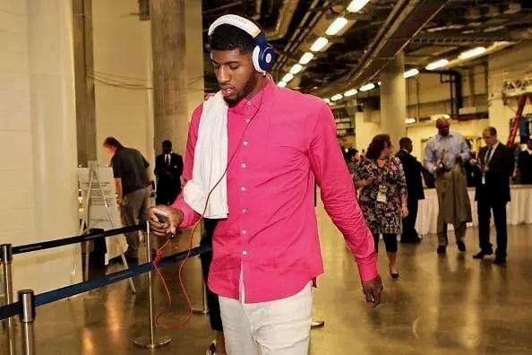 NBA官方更新社媒预热NBA杯决赛并配文：争冠日！（NBA官方社媒预热NBA杯决赛：争冠之日已至！）