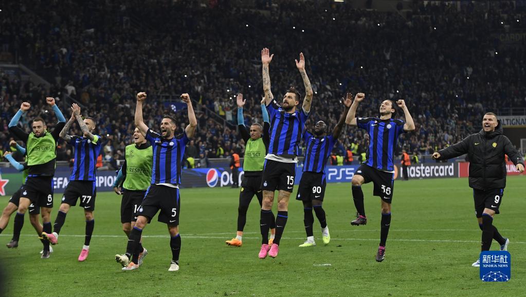 布达佩斯Major：猎鹰13-5 PUA获首胜，NiKo狂砍26杀（布达佩斯Major：猎鹰13-5击败PUA迎开门红，NiKo豪取26杀）