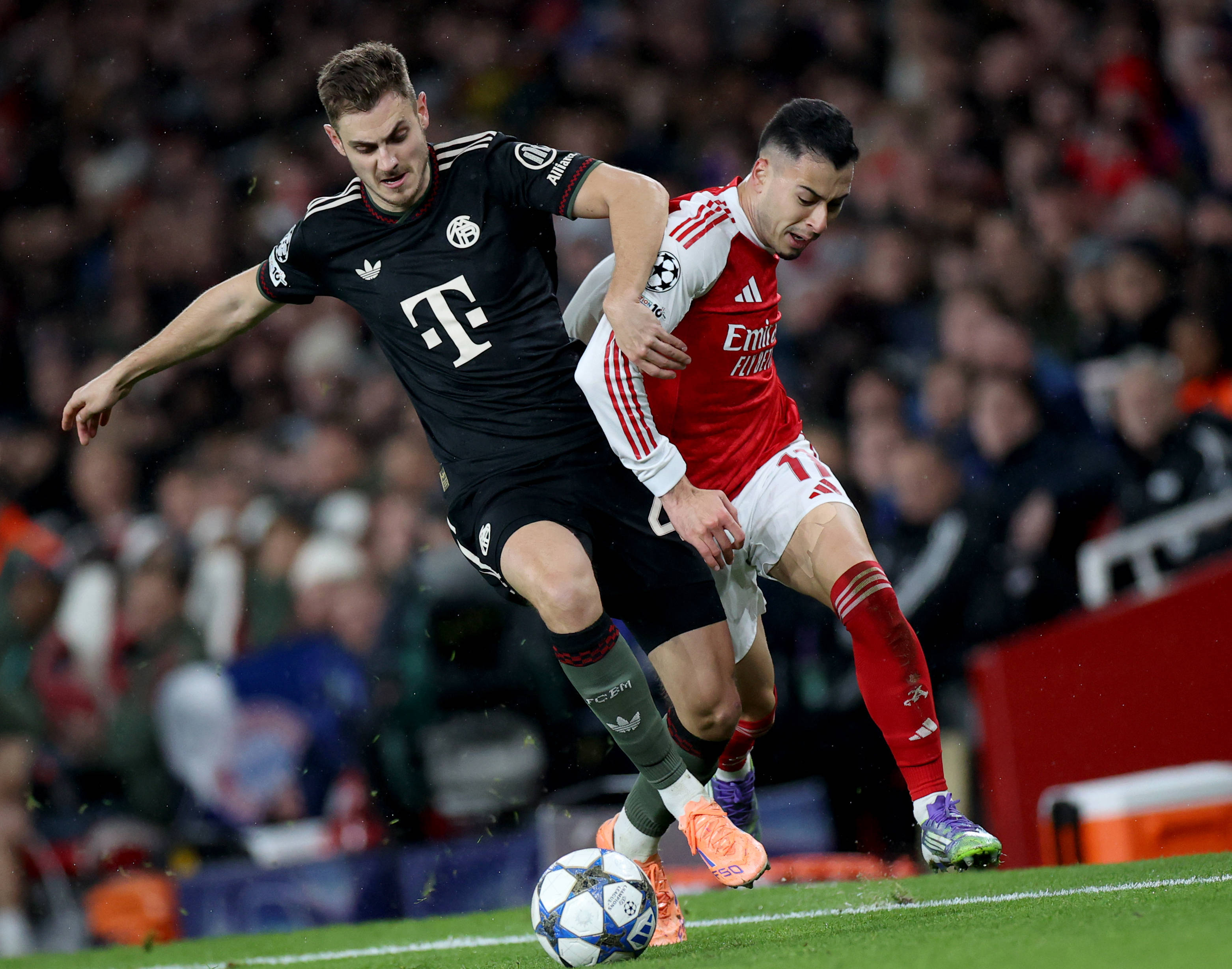 罗马诺：维萨告知布伦特福德他想离队，纽卡仍在推进谈判（罗马诺：维萨已告知布伦特福德有意离队，纽卡斯尔仍在推进转会谈判）