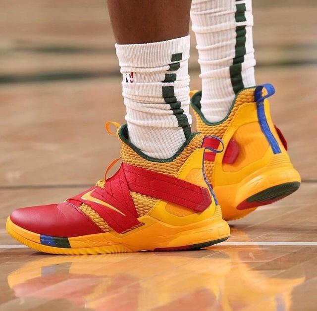 国米半场0-0利物浦，双方互交白卷（国际米兰与利物浦半场战成0-0，僵局未破）