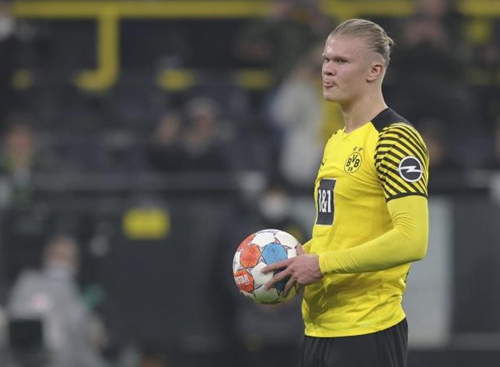 莱切vs都灵：班达、法尔科内首发，切-亚当斯、弗拉希奇出战（莱切迎战都灵：班达、法尔科内先发，切·亚当斯与弗拉希奇登场）