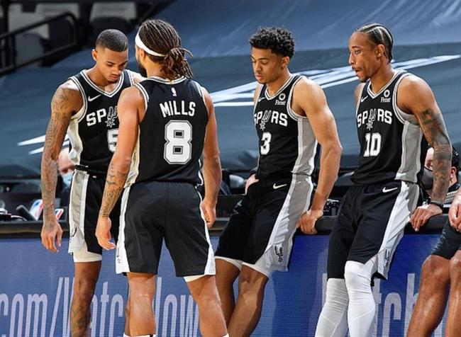 LNG官方：打野选手xiaofang与俱乐部友好协商后正式离队（LNG官宣：经友好协商，打野选手xiaofang正式离队）