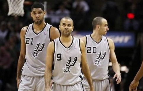 梅西神了！总决赛直塞+挑传助攻，一夜造2球，率队首次夺冠创纪录（梅西爆发：决赛直塞+挑传双助攻，一夜造2球，带队首冠创纪录）