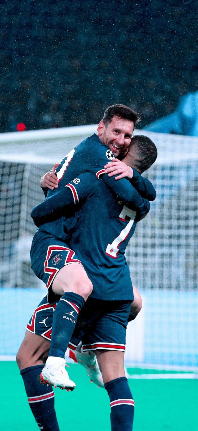 FC26坚不可摧：萨拉赫领衔，萨卡、莫德里奇、卡马文加在列（FC26铁壁阵容：萨拉赫挂帅，萨卡、莫德里奇与卡马文加悉数入选）