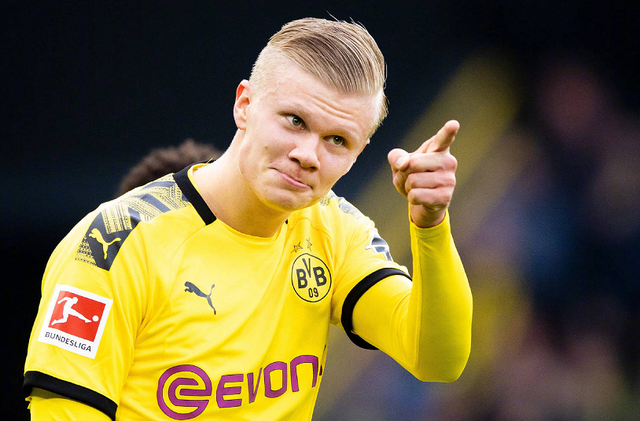 中超赛场争议判罚：VAR引发讨论,（中超判罚引热议：VAR成焦点）