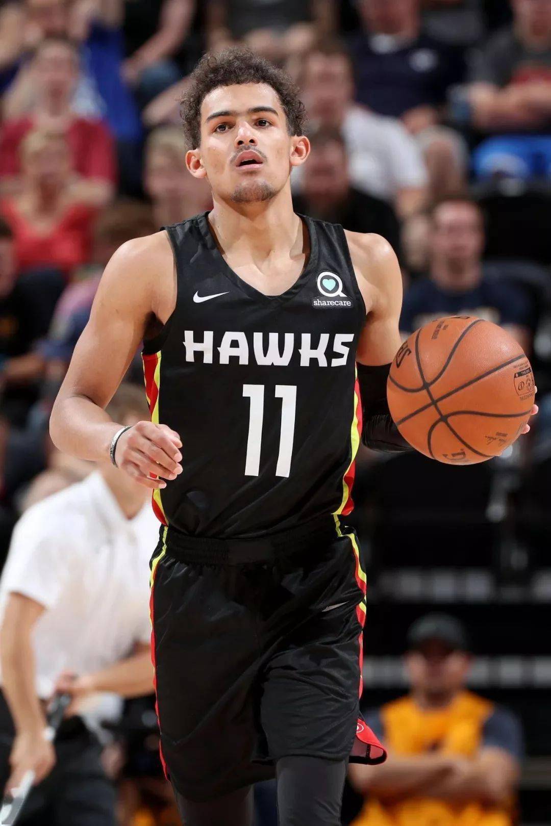 网友爆料昨夜宁波vs吉林赛中，宁波男篮替补席观看电竞直播（网传宁波vs吉林比赛期间，宁波男篮替补席在观看电竞直播）