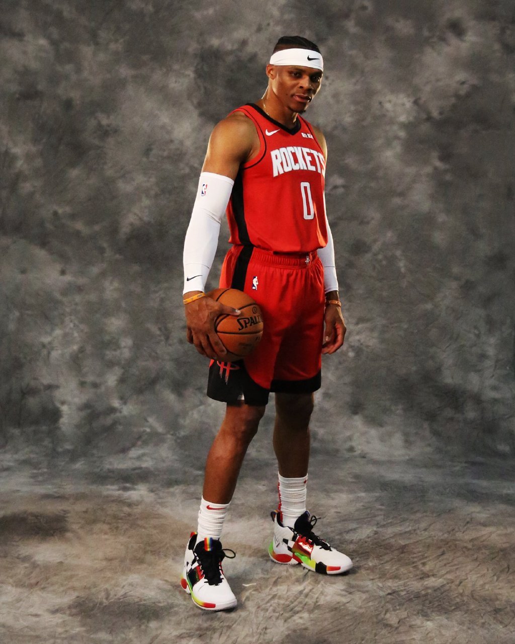 凯恩加盟拜仁后欧冠30场24球，同期仅有姆巴佩进球数与他持平（加盟拜仁后，凯恩欧冠30战轰入24球，同期仅姆巴佩可与之并列）