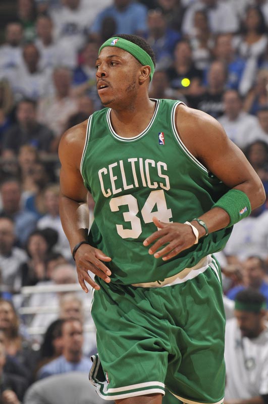 米奇：手里有什么牌就用什么，不尝试不可控内容（米奇：手中资源优先，拒做不可控尝试）