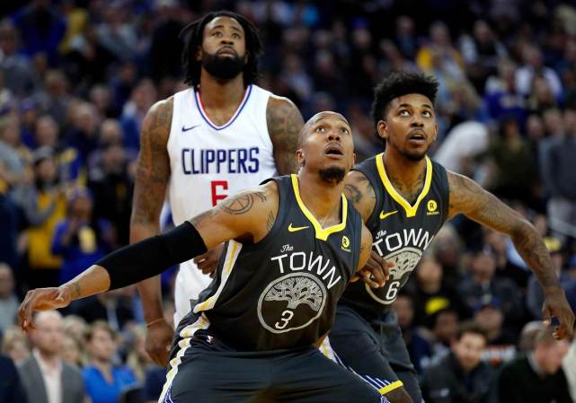 圣诞大战，火箭大胜湖人！杜兰特25+9+4，詹姆斯18分（圣诞夜火箭狂胜湖人：杜兰特25+9+4，詹姆斯18分）