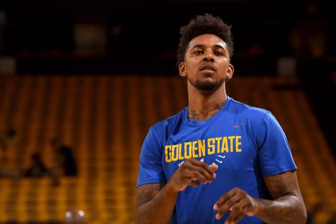 每体：拉菲尼亚今日参加了巴萨部分合练，佩德里仍缺席（每体：拉菲尼亚今日部分随队合练，佩德里继续缺席）