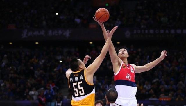 土媒：加拉塔萨雷计划明夏签下恰20，国米目前标价2500万欧元（土媒：加拉塔萨雷有意明夏引进恰尔汗奥卢，国米要价2500万欧元）