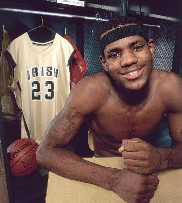 法尔克：拜仁不着急推进诺伊尔续约，打算在他40岁生日前后谈（法尔克：拜仁暂不急于与诺伊尔续约，计划在其40岁生日前后再谈）