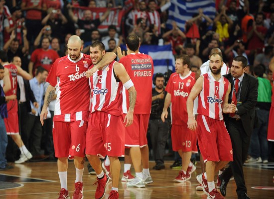 身手全能！阿夫迪亚半场9中3拿到12分4板6助 罚球6中5（全面开花！阿夫迪亚半场砍下12分4板6助，投篮9投3中、罚球6罚5中）