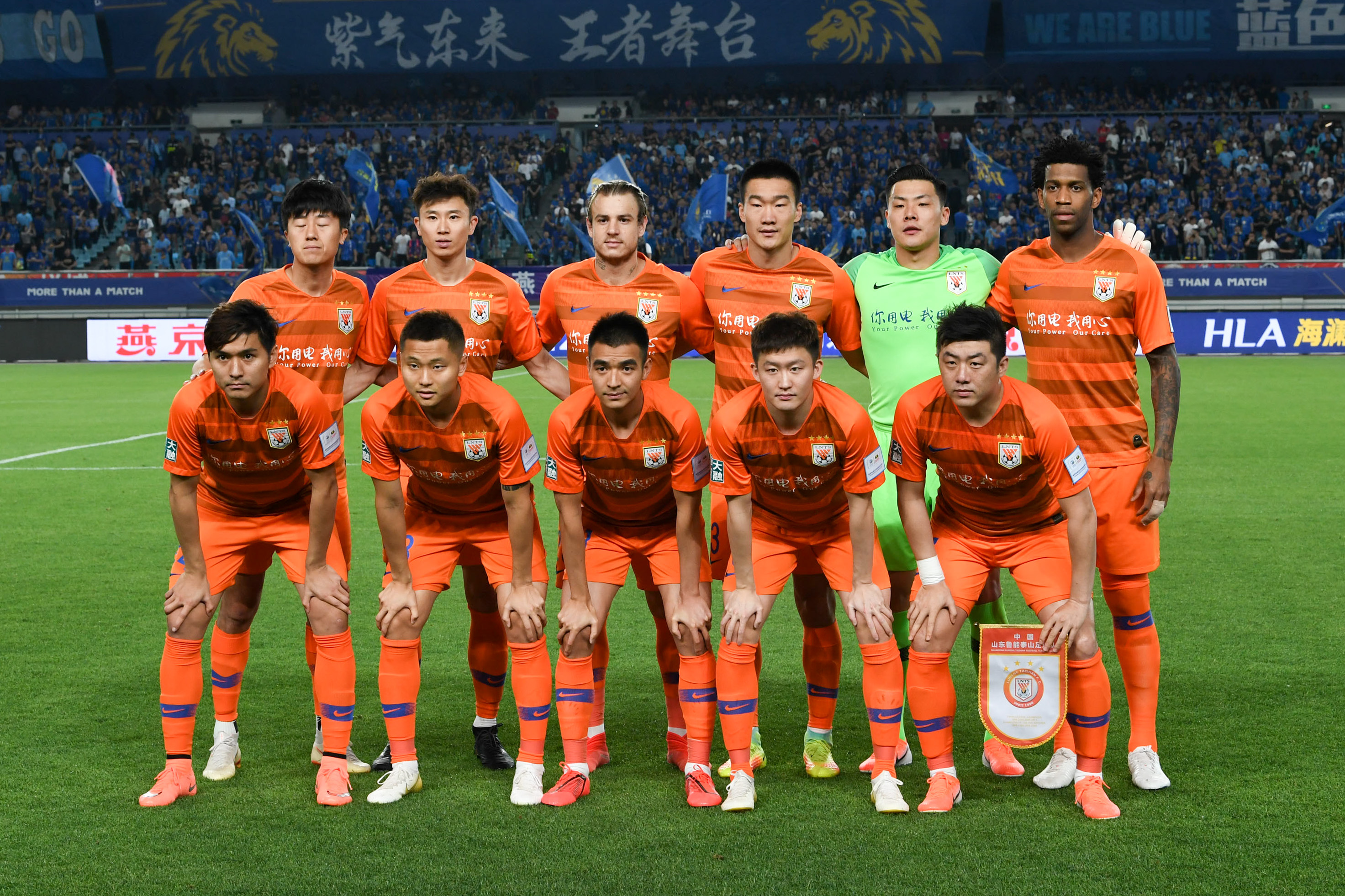 阿森纳客战埃弗顿首发：哲凯赖什搭档特罗萨德，格拉利什出战（阿森纳客场挑战埃弗顿首发：哲凯赖什与特罗萨德携手，格拉利什登场）