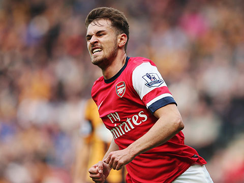 媒体人：徐杰已经缝针完毕，缝了三针&徐杰表示没啥事（媒体人称徐杰已完成三针缝合，徐杰回应无大碍）