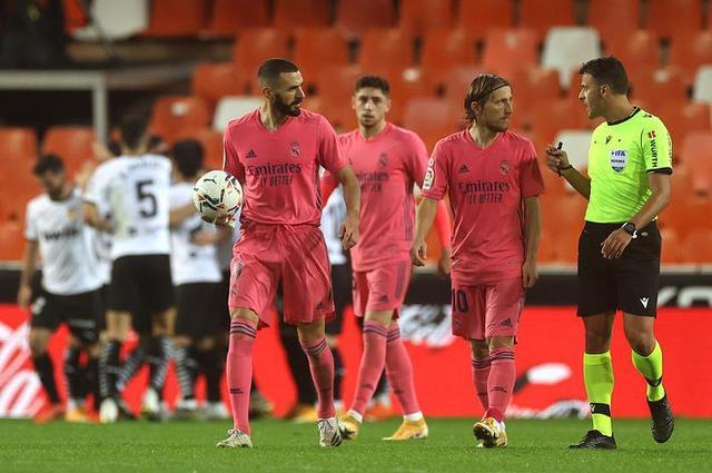 FIFPRO年度最佳11人：登贝莱、姆巴佩、亚马尔领衔，贝林厄姆入围（FIFPRO年度最佳11人出炉：姆巴佩、登贝莱、亚马尔领衔，贝林厄姆入选）