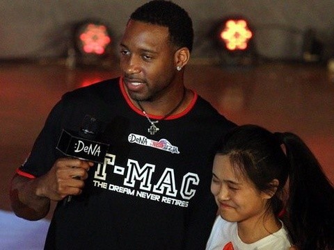 芬奇：华子吸引包夹，既能为队友创造机会，自己也能得到好的出手机会（芬奇：华子牵制包夹，既盘活队友也能获得高质量出手）